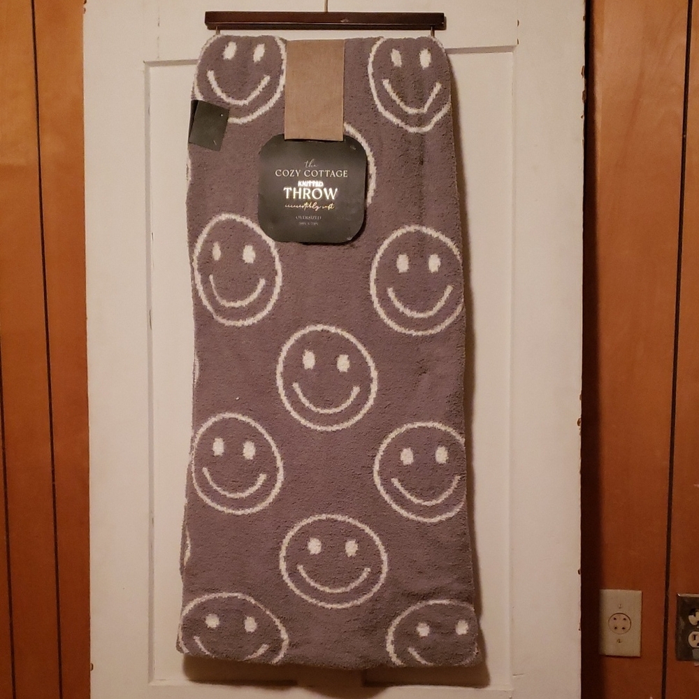 Cozy Cottage Smile Face Throw Blanket
